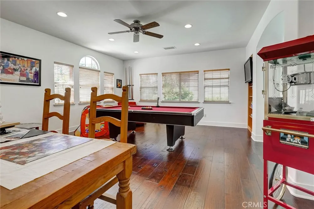 216 High Meadow Simi Valley, CA 93065