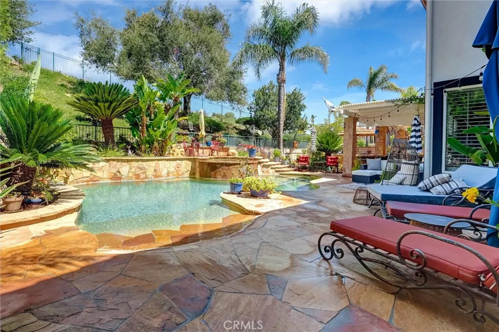 216 High Meadow Simi Valley, CA 93065