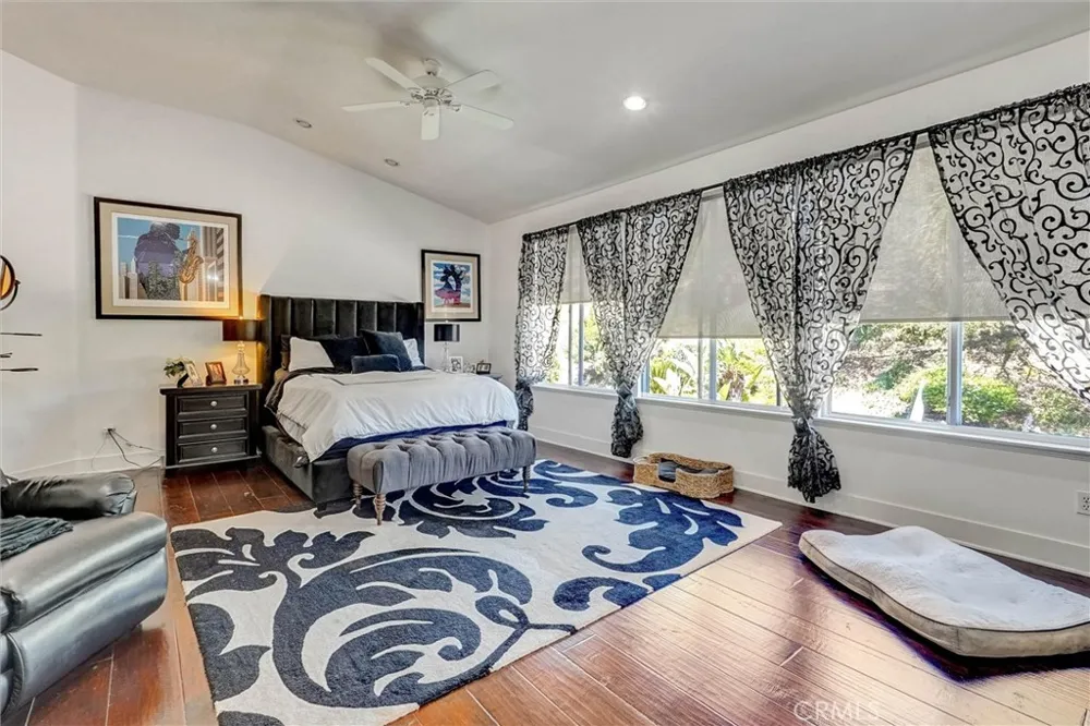 216 High Meadow Simi Valley, CA 93065
