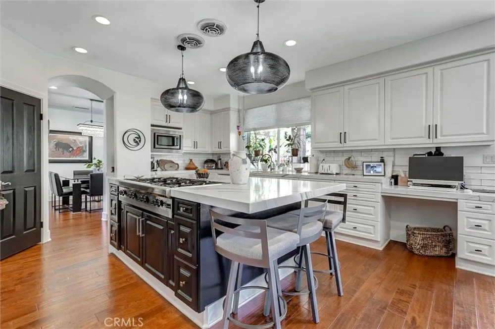 216 High Meadow Simi Valley, CA 93065