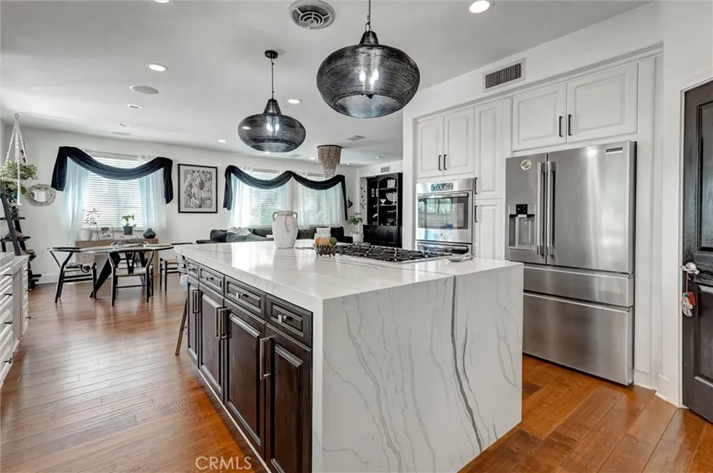 216 High Meadow Simi Valley, CA 93065