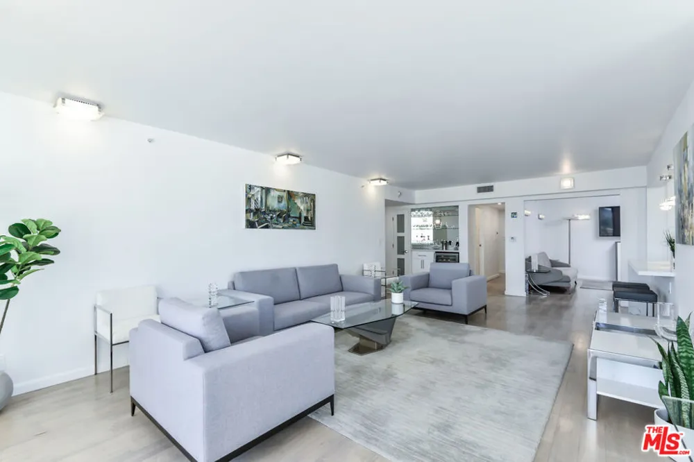 201 Ocean Avenue #404P Santa Monica, CA 90402