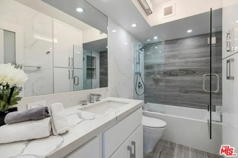 201 Ocean Avenue #404P Santa Monica, CA 90402