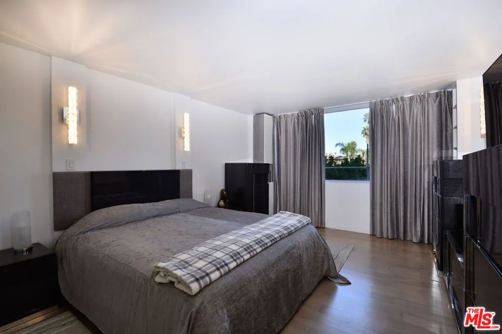 201 Ocean Avenue #404P Santa Monica, CA 90402