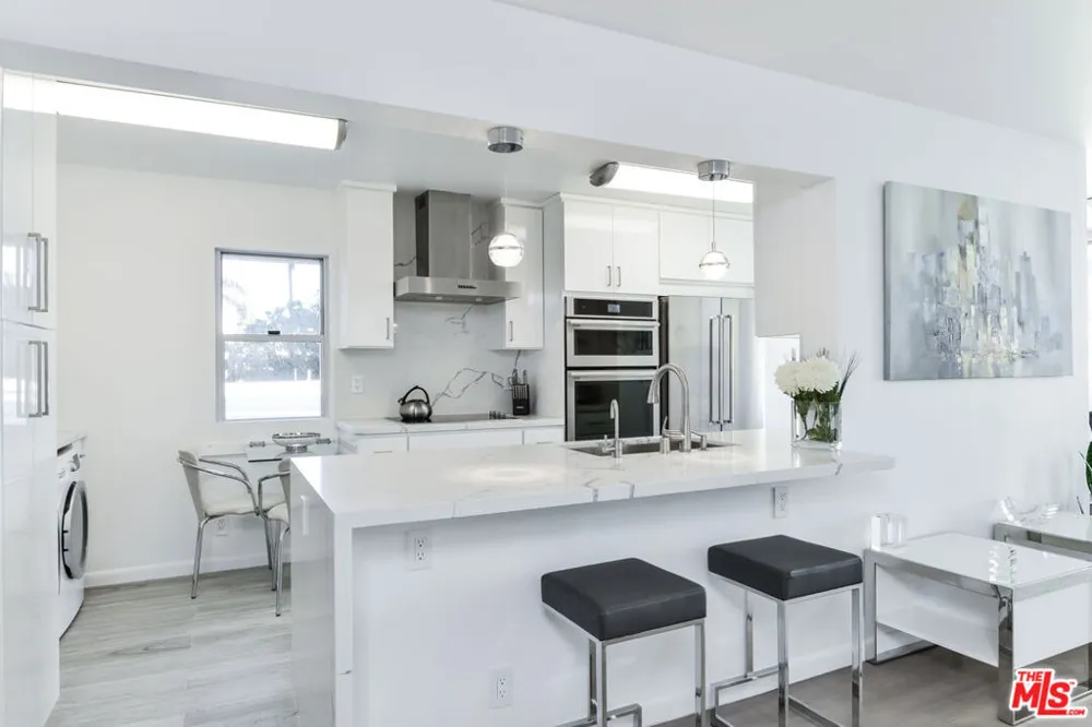 201 Ocean Avenue #404P Santa Monica, CA 90402