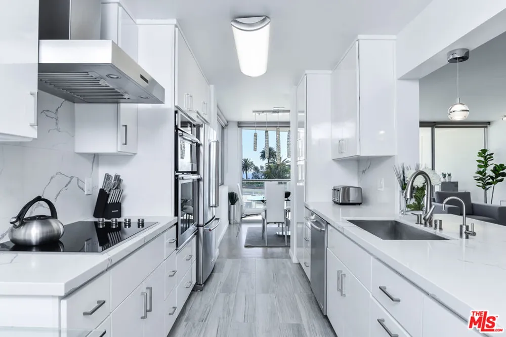 201 Ocean Avenue #404P Santa Monica, CA 90402
