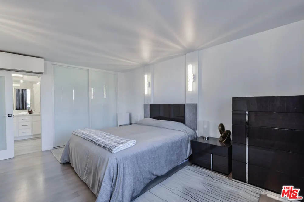 201 Ocean Avenue #404P Santa Monica, CA 90402