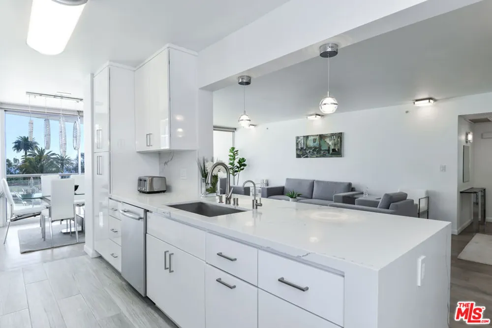 201 Ocean Avenue #404P Santa Monica, CA 90402
