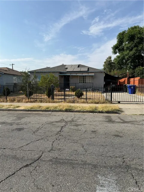 230 E 21st
