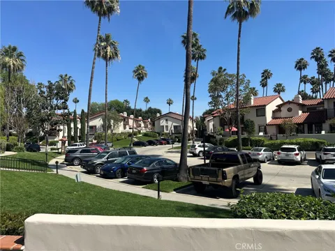415 E Bougainvillea