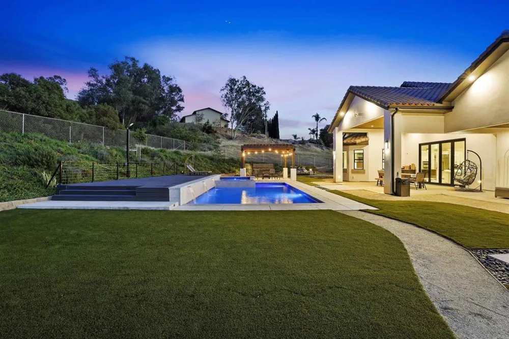 14989 Orchard View Drive Poway, CA 92064