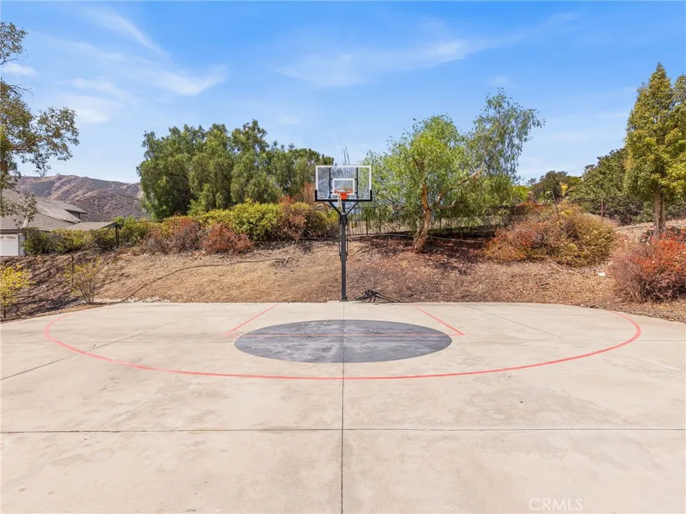 30395 Ainsworth Lake Elsinore, CA 92530