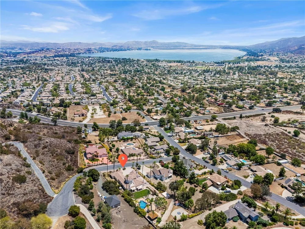 30395 Ainsworth Lake Elsinore, CA 92530