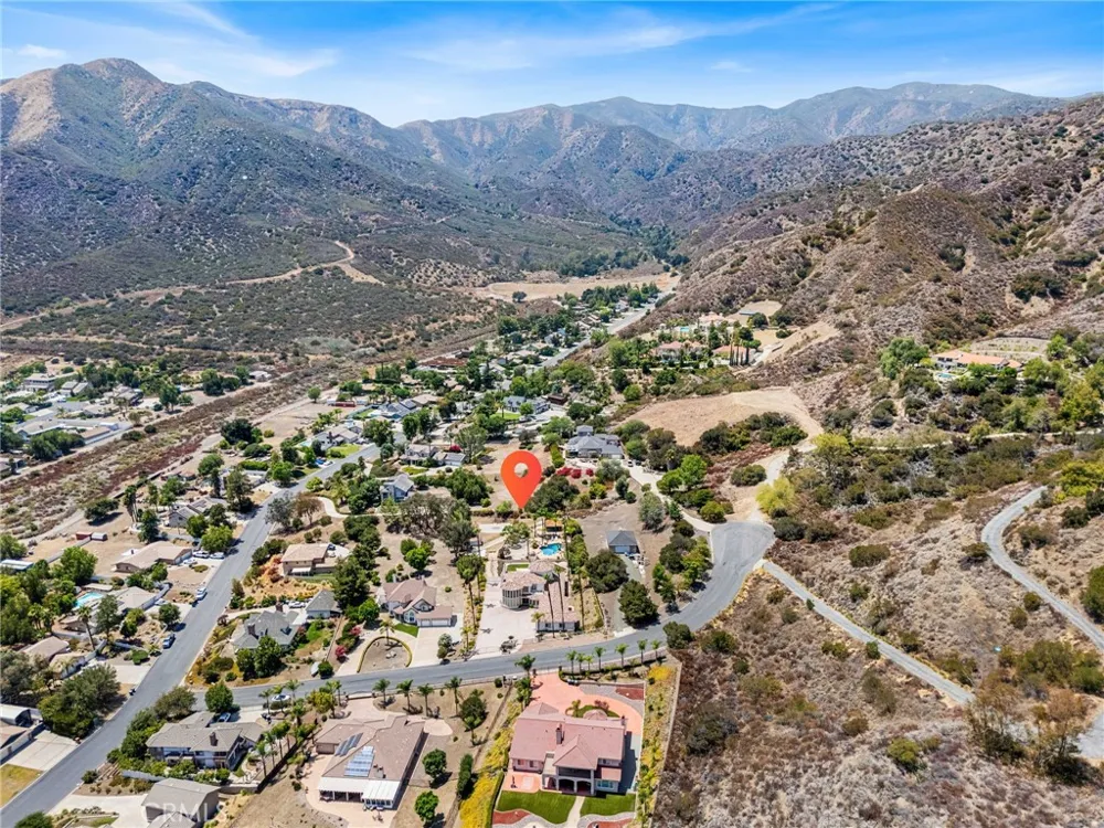 30395 Ainsworth Lake Elsinore, CA 92530