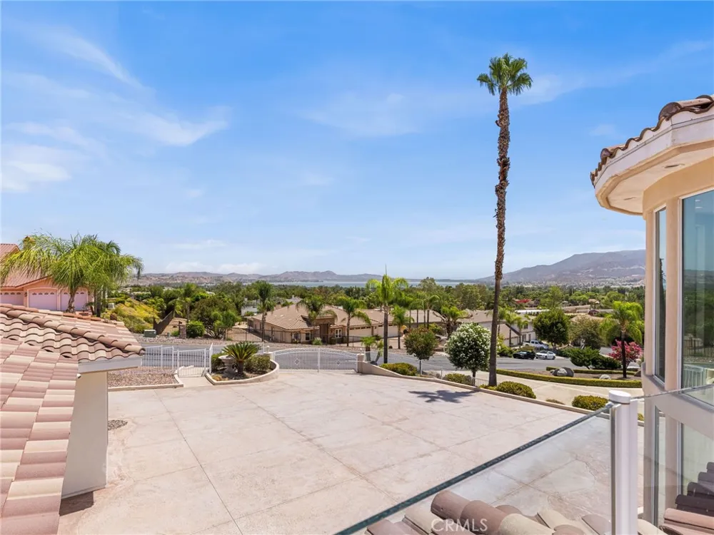 30395 Ainsworth Lake Elsinore, CA 92530
