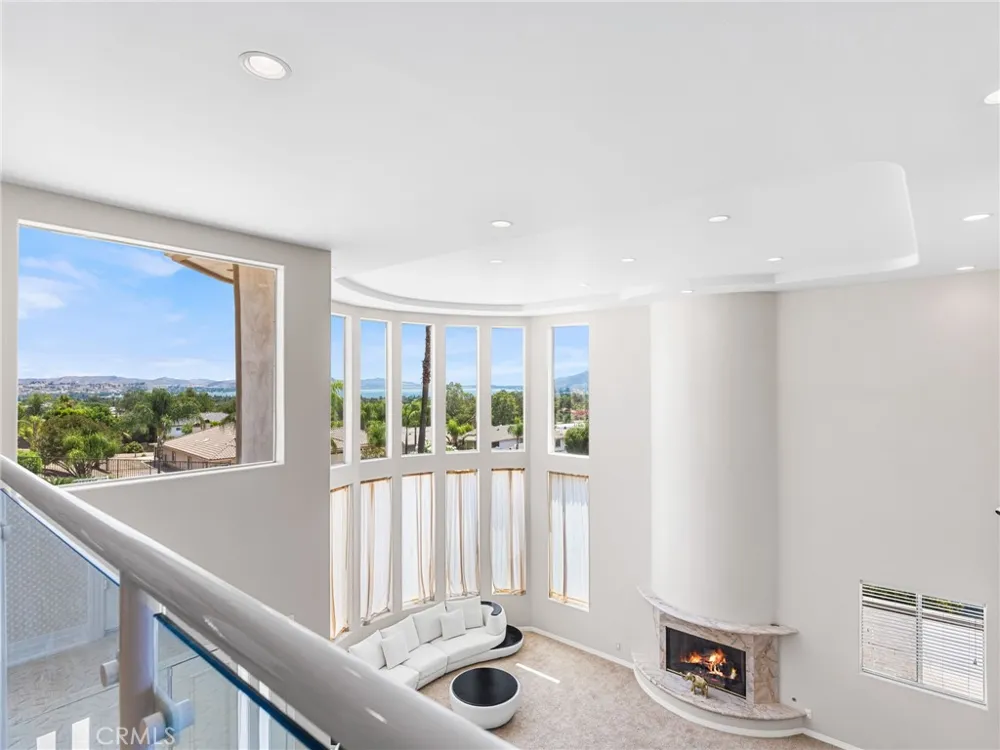 30395 Ainsworth Lake Elsinore, CA 92530