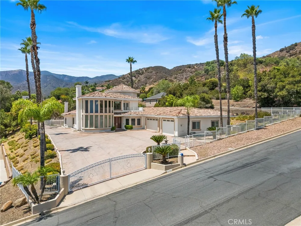 30395 Ainsworth Lake Elsinore, CA 92530