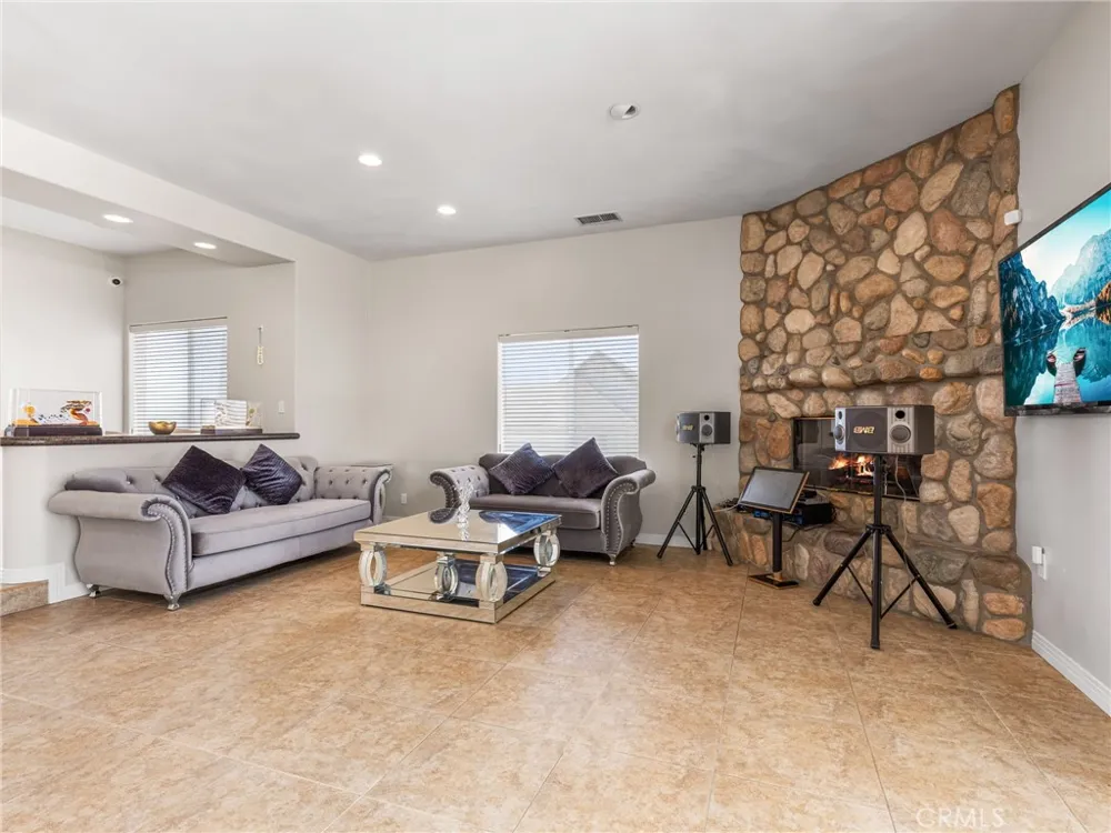 30395 Ainsworth Lake Elsinore, CA 92530