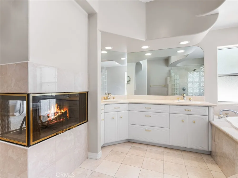 30395 Ainsworth Lake Elsinore, CA 92530