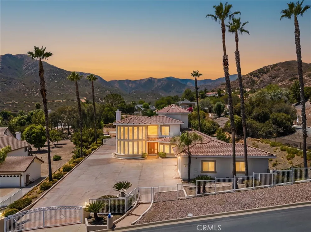 30395 Ainsworth Lake Elsinore, CA 92530