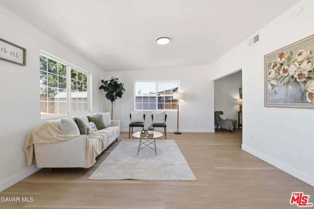 45102 Camolin Avenue Lancaster, CA 93534