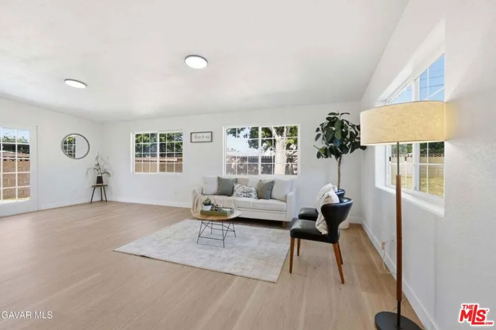 45102 Camolin Avenue Lancaster, CA 93534