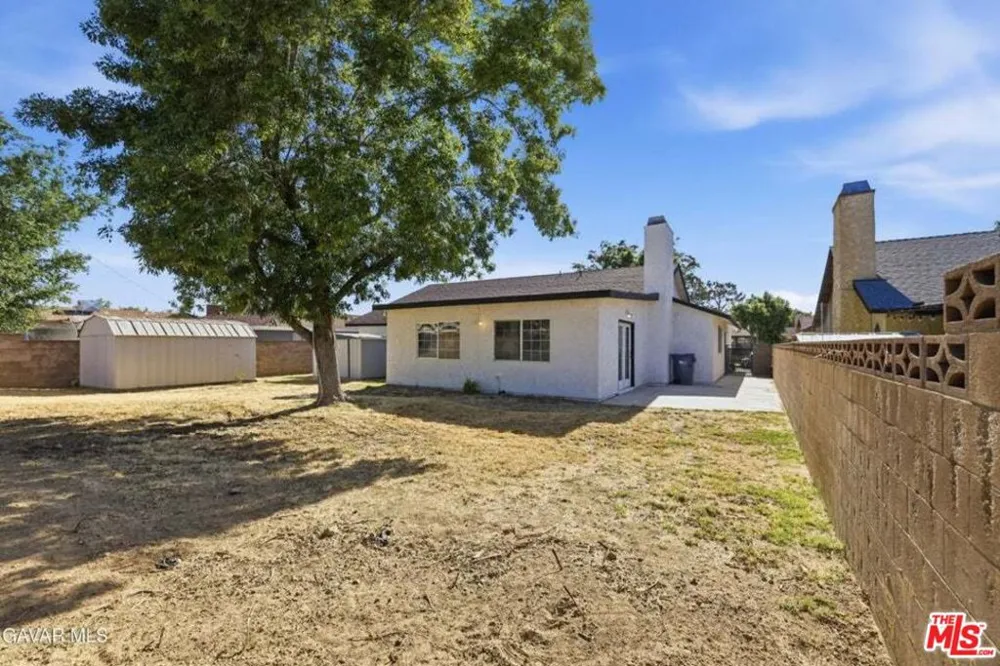 45102 Camolin Avenue Lancaster, CA 93534