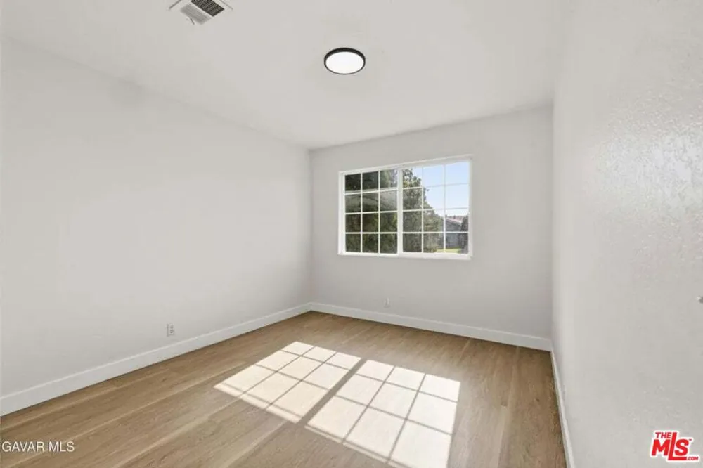 45102 Camolin Avenue Lancaster, CA 93534