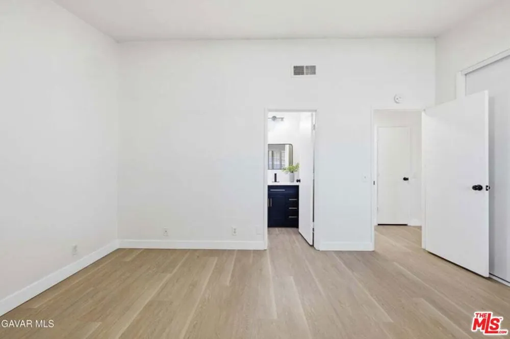 45102 Camolin Avenue Lancaster, CA 93534