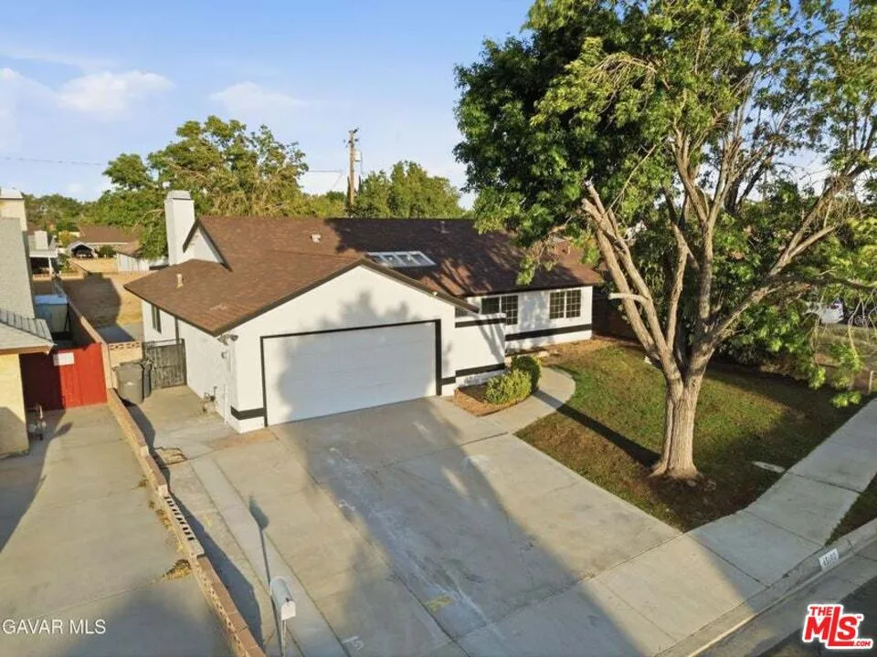 45102 Camolin Avenue Lancaster, CA 93534