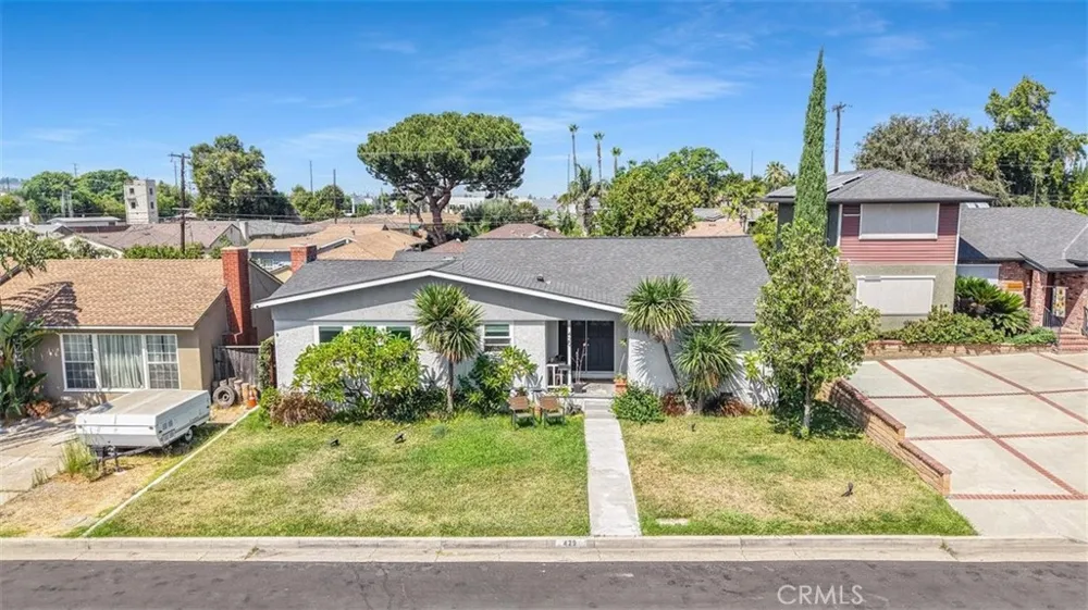 429 S Colfax La Habra, CA 90631