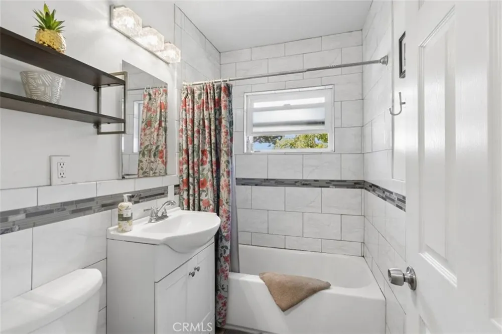 429 S Colfax La Habra, CA 90631