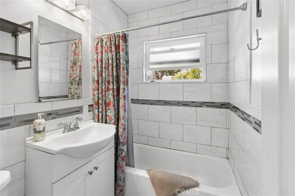 429 S Colfax La Habra, CA 90631