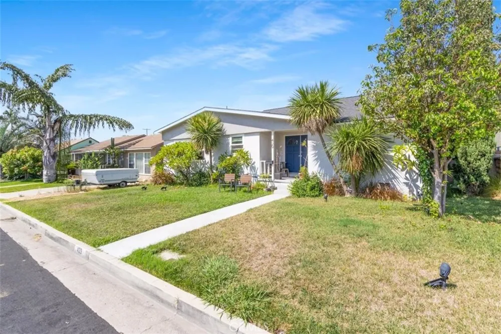429 S Colfax La Habra, CA 90631