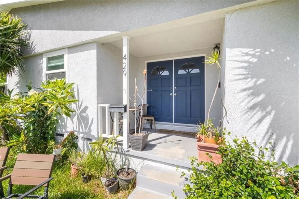 429 S Colfax La Habra, CA 90631