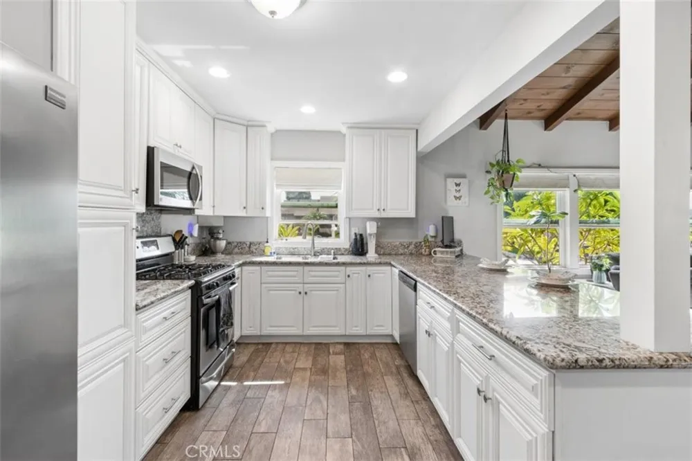 429 S Colfax La Habra, CA 90631