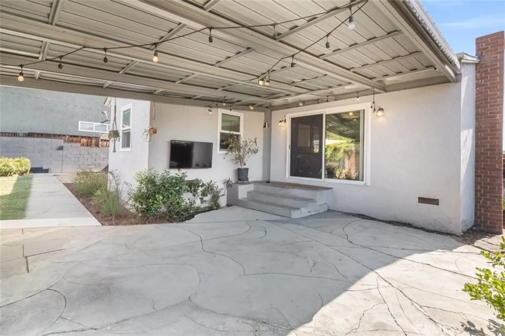 429 S Colfax La Habra, CA 90631