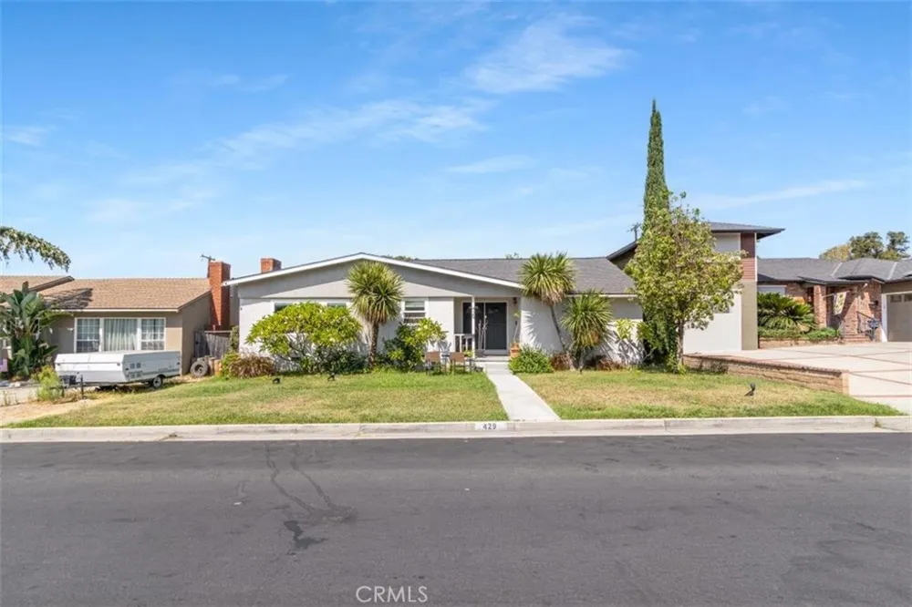 429 S Colfax La Habra, CA 90631
