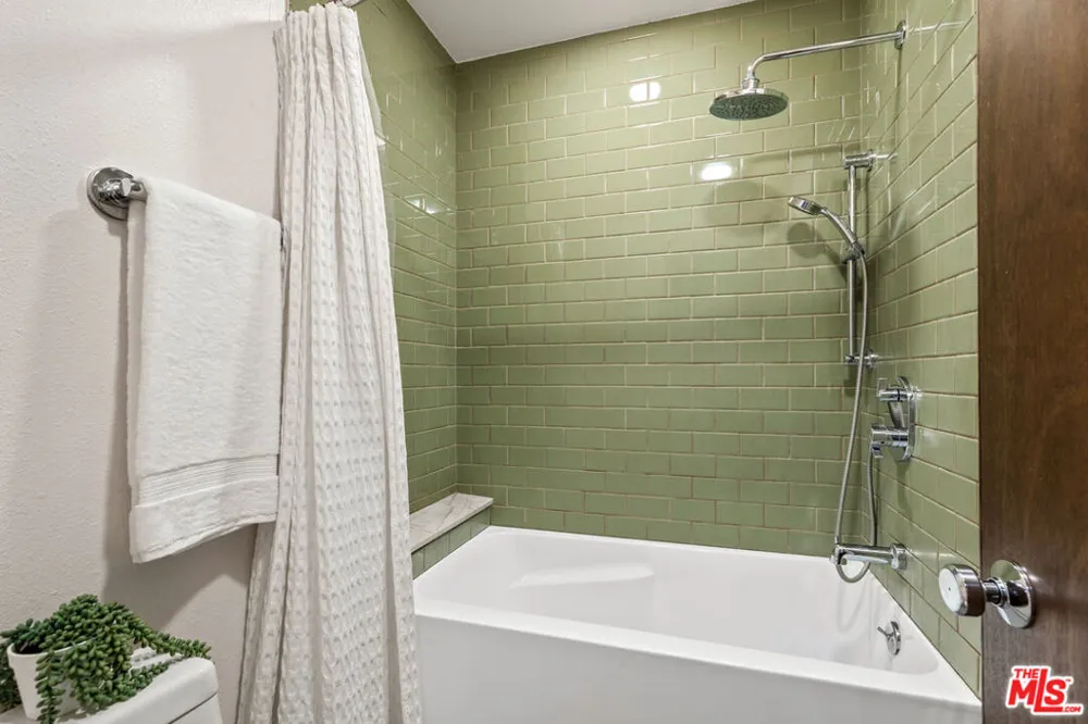 525 Sycamore Avenue #409 Los Angeles, CA 90036