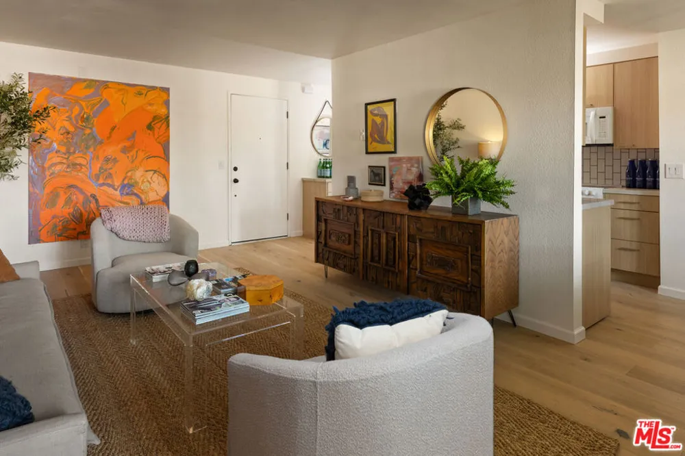 525 Sycamore Avenue #409 Los Angeles, CA 90036
