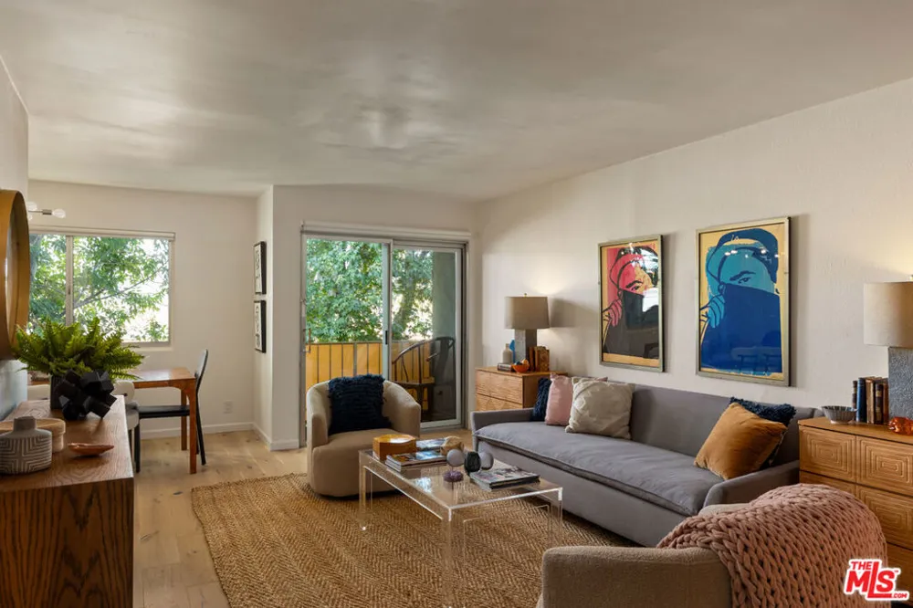 525 Sycamore Avenue #409 Los Angeles, CA 90036