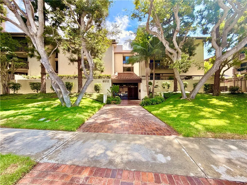 8512 Tuscany #202 Playa del Rey, CA 90293