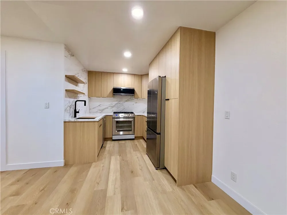 8512 Tuscany #202 Playa del Rey, CA 90293