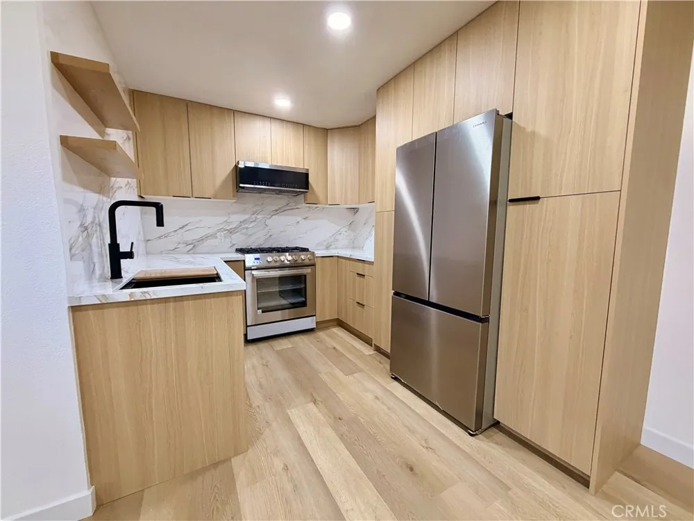8512 Tuscany #202 Playa del Rey, CA 90293