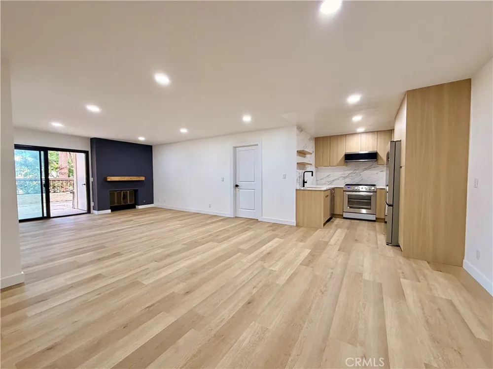 8512 Tuscany #202 Playa del Rey, CA 90293