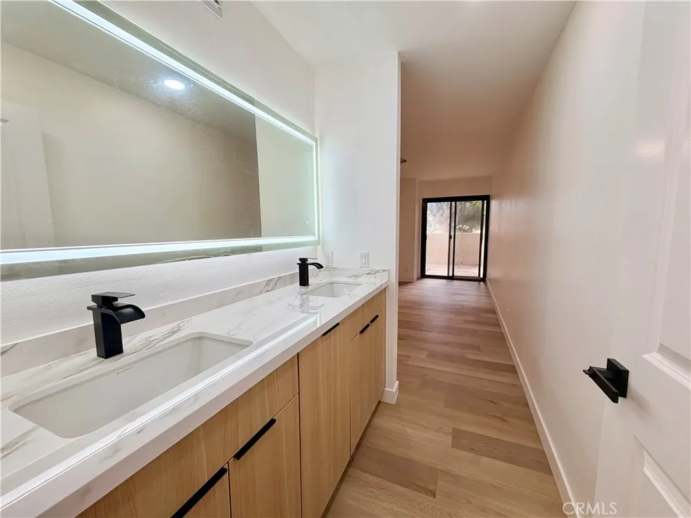8512 Tuscany #202 Playa del Rey, CA 90293