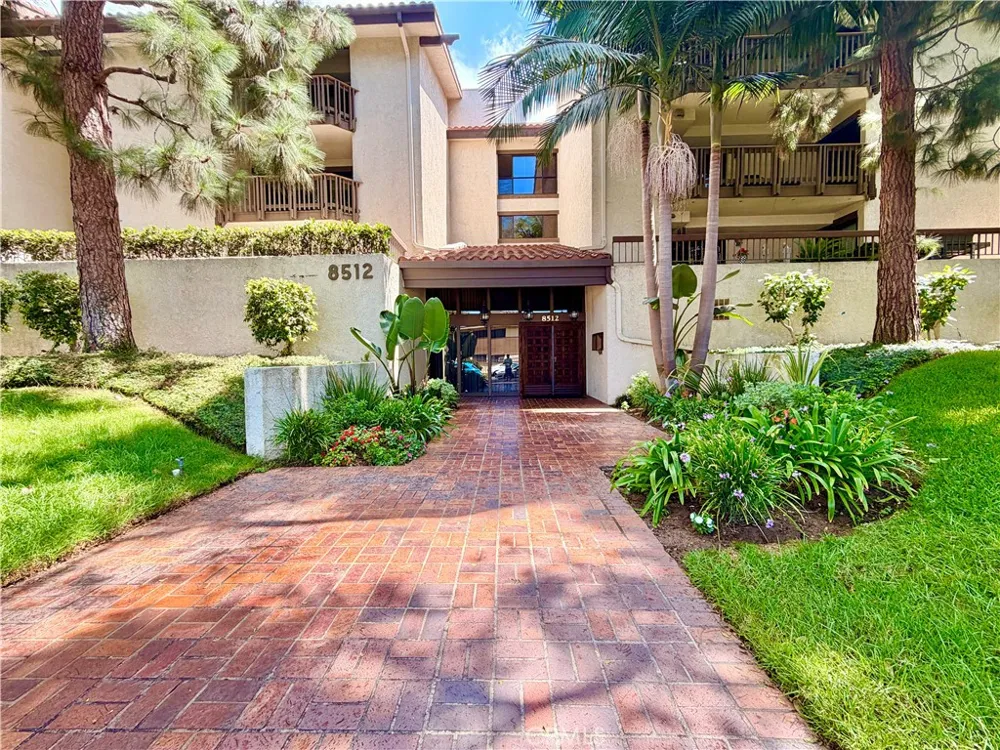 8512 Tuscany #202 Playa del Rey, CA 90293