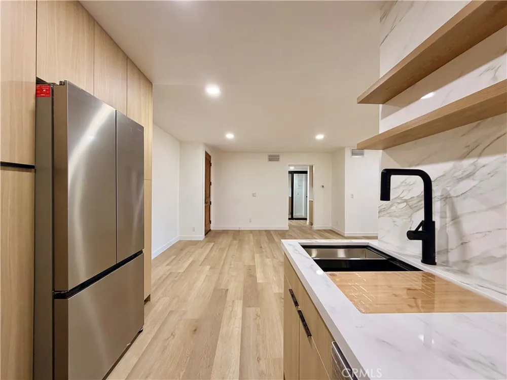 8512 Tuscany #202 Playa del Rey, CA 90293