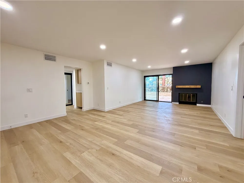 8512 Tuscany #202 Playa del Rey, CA 90293