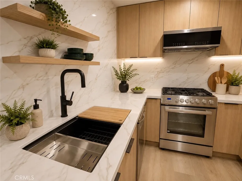8512 Tuscany #202 Playa del Rey, CA 90293